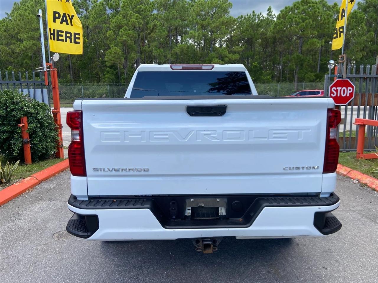 Chevrolet Silverado 1500 Custom Crew Cab 4WD 2023