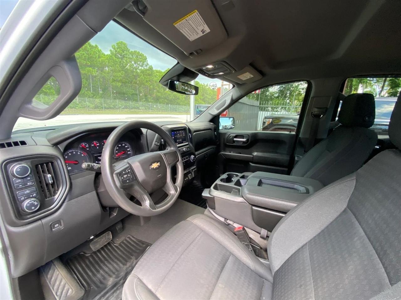 Chevrolet Silverado 1500 Custom Crew Cab 4WD 2023