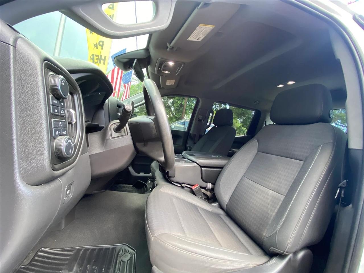 Chevrolet Silverado 1500 Custom Crew Cab 4WD 2023