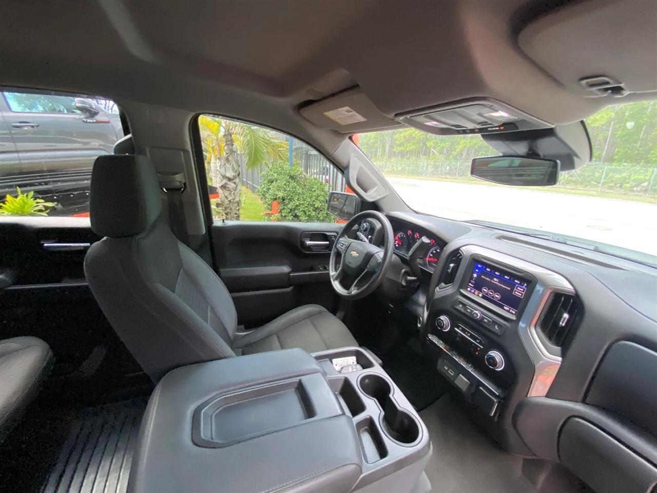 Chevrolet Silverado 1500 Custom Crew Cab 4WD 2023