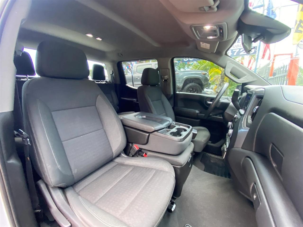 Chevrolet Silverado 1500 Custom Crew Cab 4WD 2023
