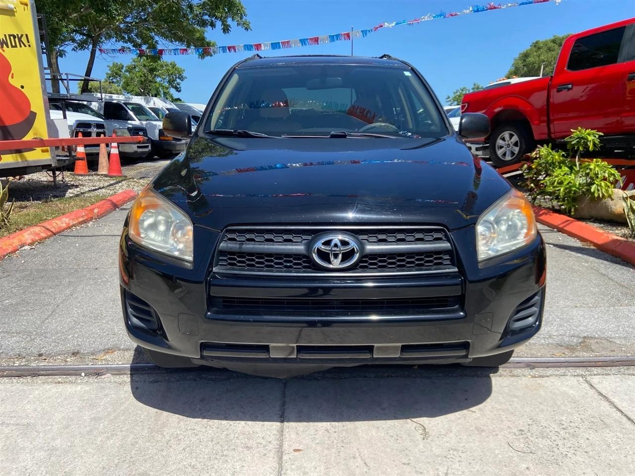 Toyota RAV4 Base I4 4WD 2010