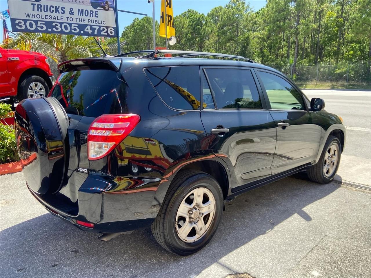 Toyota RAV4 Base I4 4WD 2010