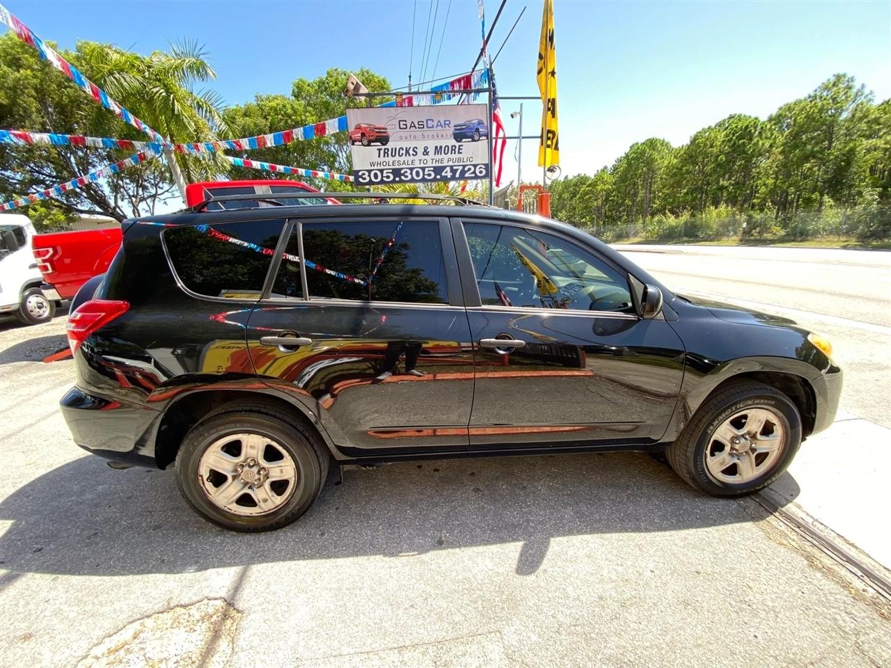 Toyota RAV4 Base I4 4WD 2010