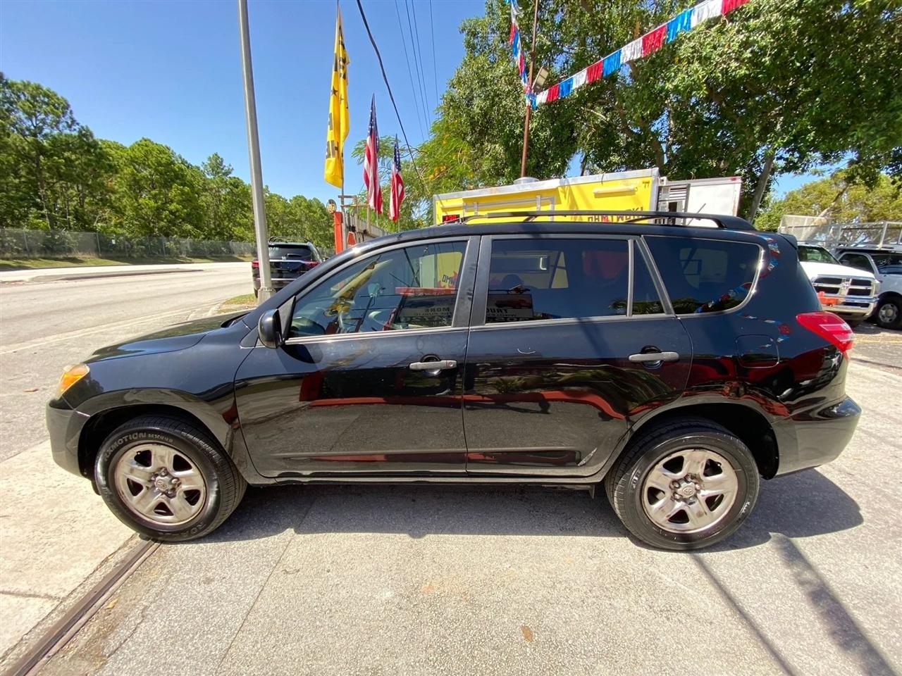 Toyota RAV4 Base I4 4WD 2010
