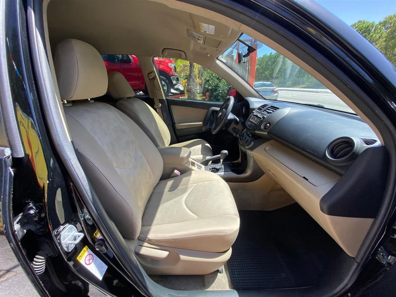 Toyota RAV4 Base I4 4WD 2010
