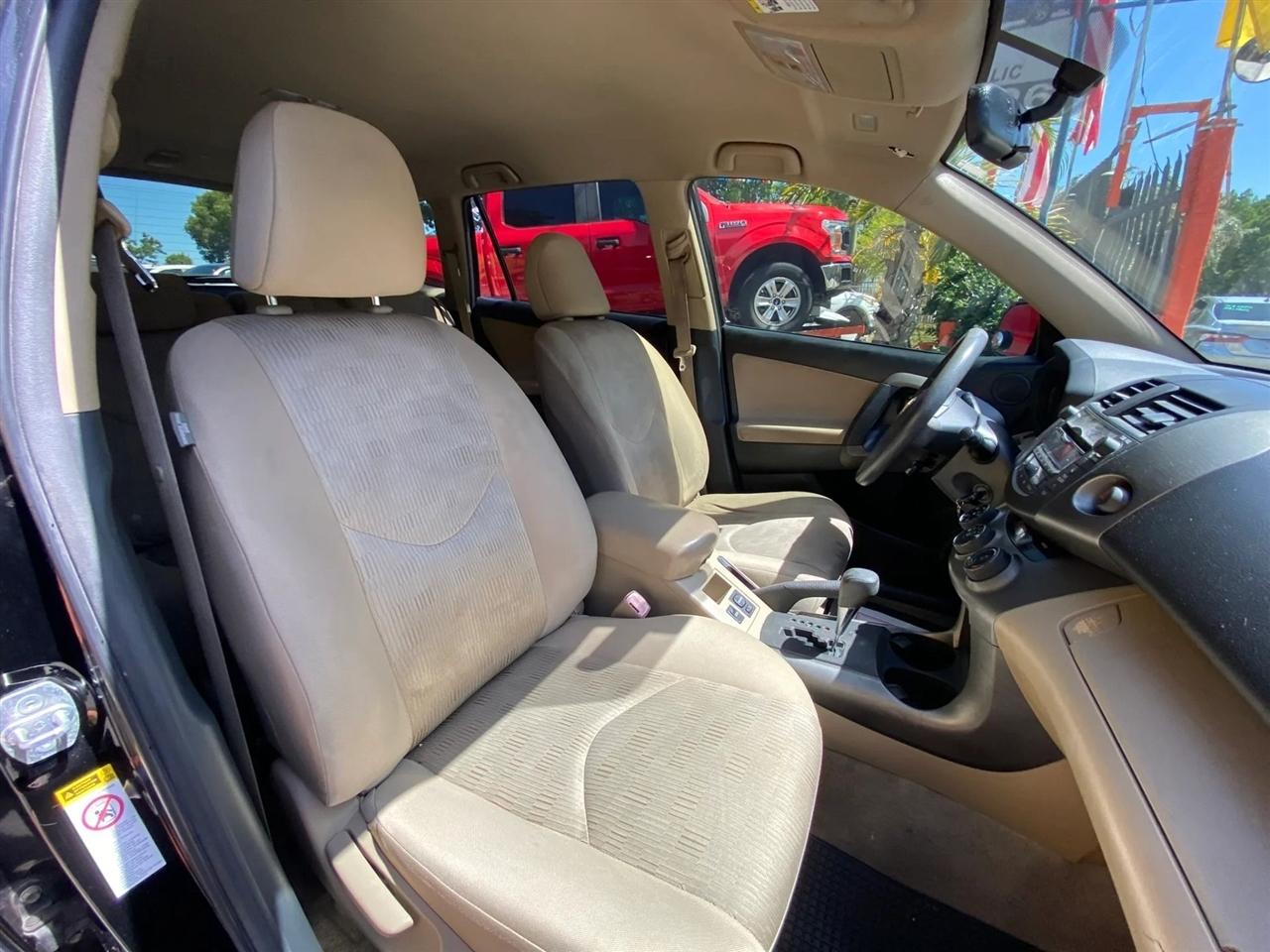 Toyota RAV4 Base I4 4WD 2010