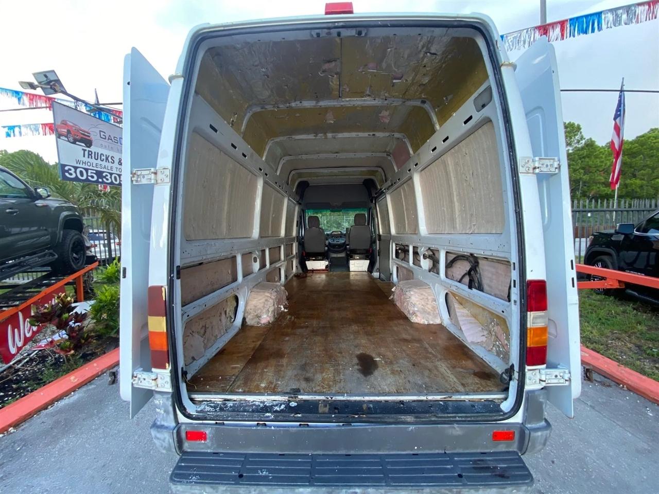 Dodge Sprinter Van 2500 Super High Ceiling 158-in. WB 2003