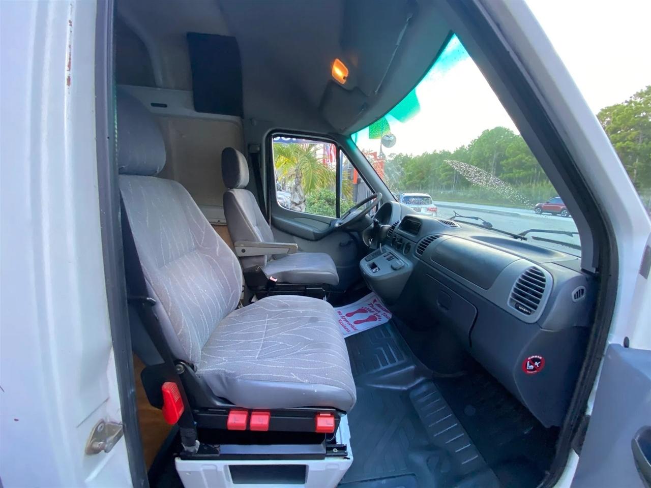 Dodge Sprinter Van 2500 Super High Ceiling 158-in. WB 2003