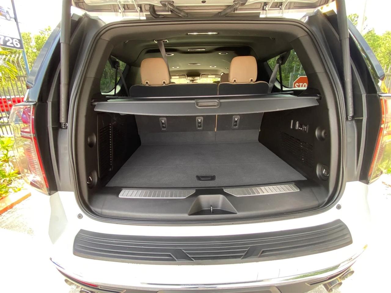 Chevrolet Suburban Premier 2023