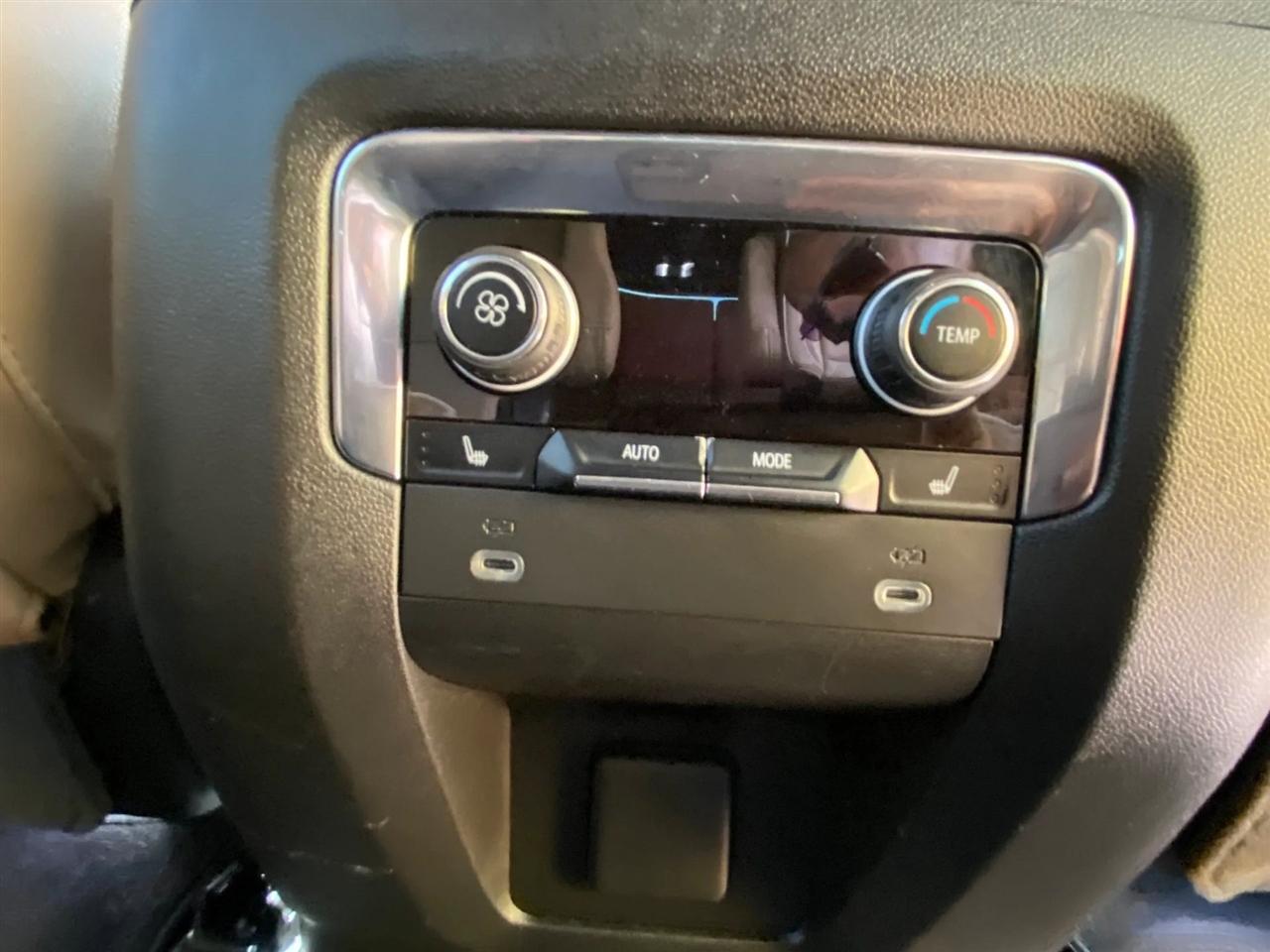 Chevrolet Suburban Premier 2023
