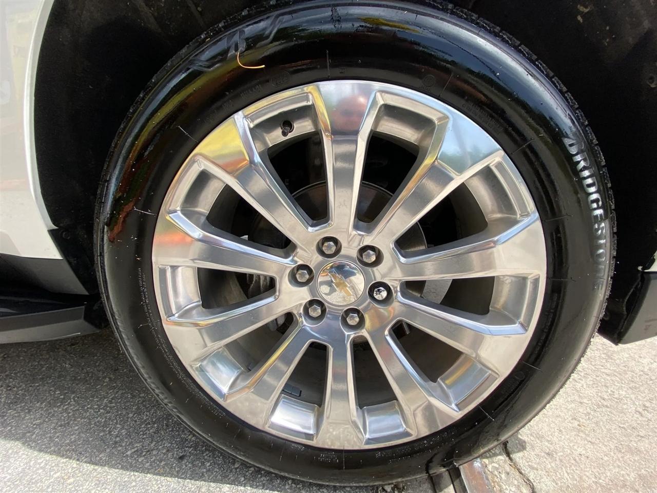 Chevrolet Suburban Premier 2023