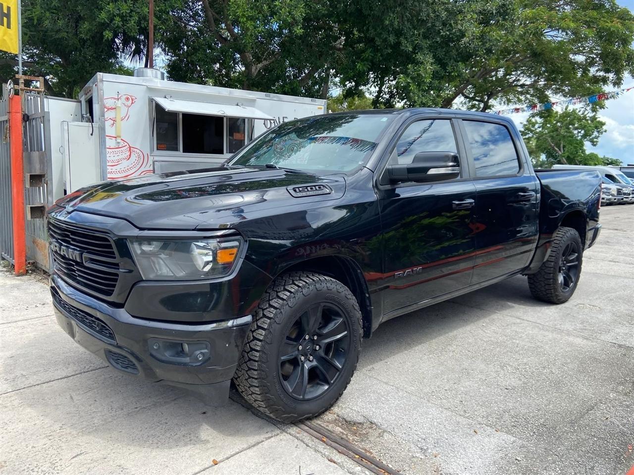 RAM 1500 Lone Star Crew Cab SB 4WD 2020