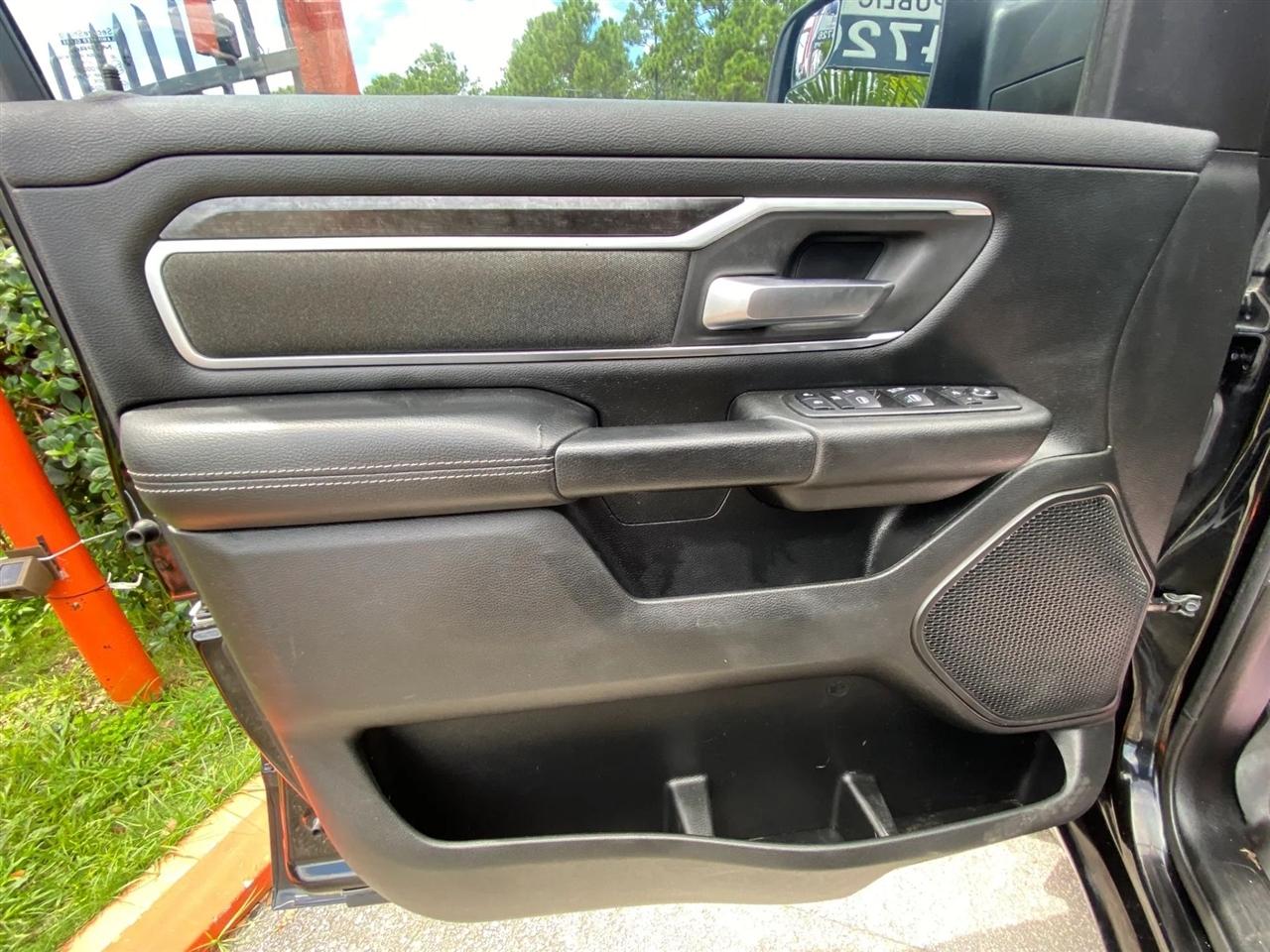 RAM 1500 Lone Star Crew Cab SB 4WD 2020