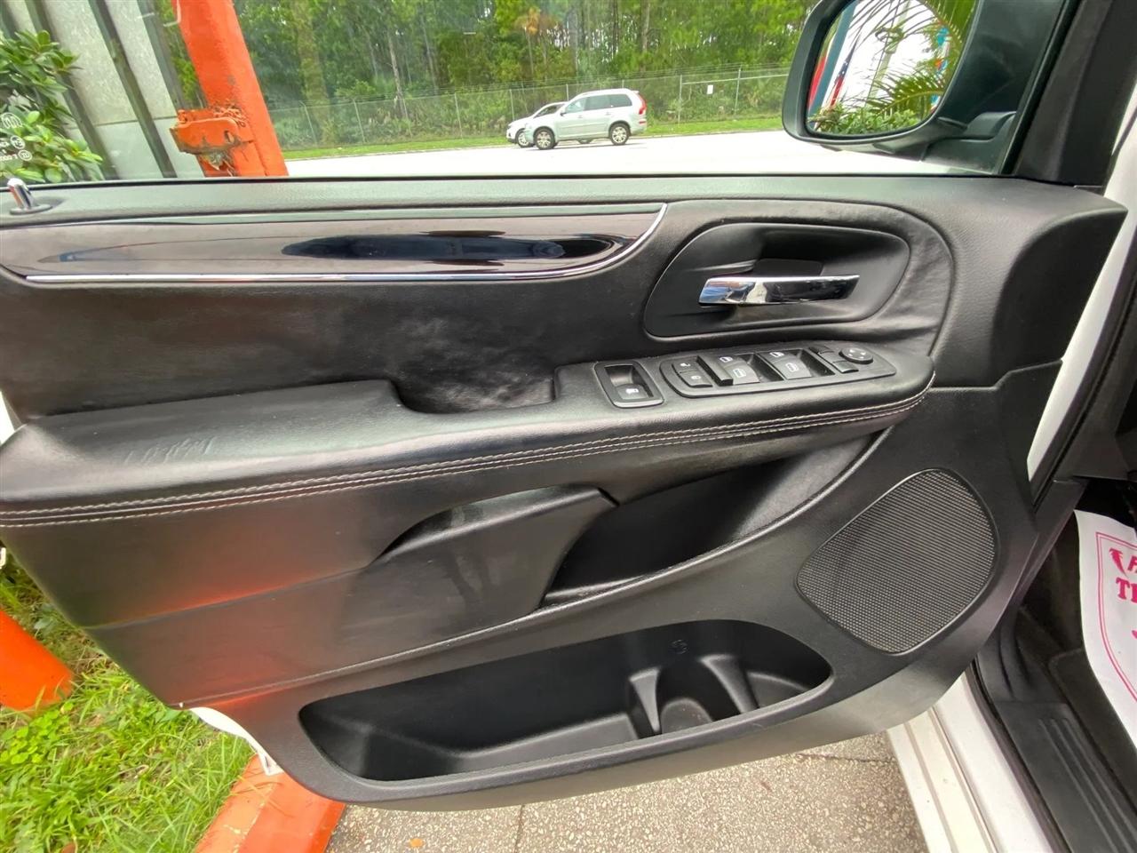 Dodge Grand Caravan SE 2014
