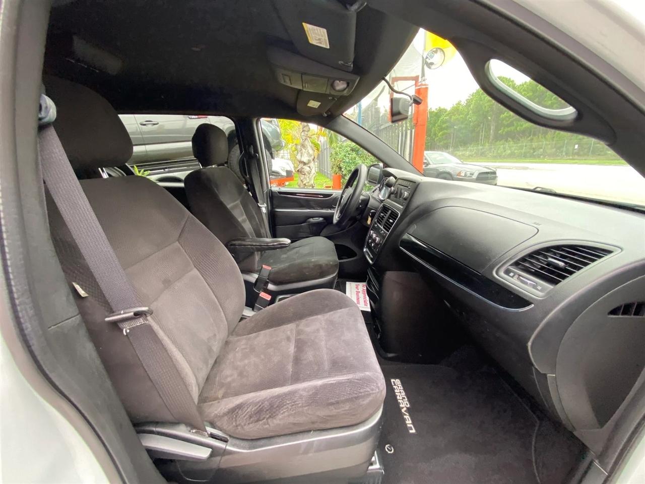 Dodge Grand Caravan SE 2014