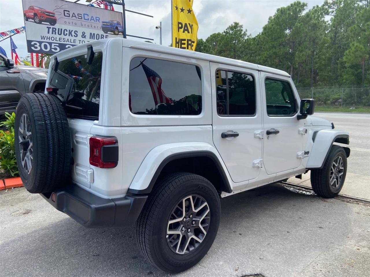 Jeep Wrangler Sahara 2025
