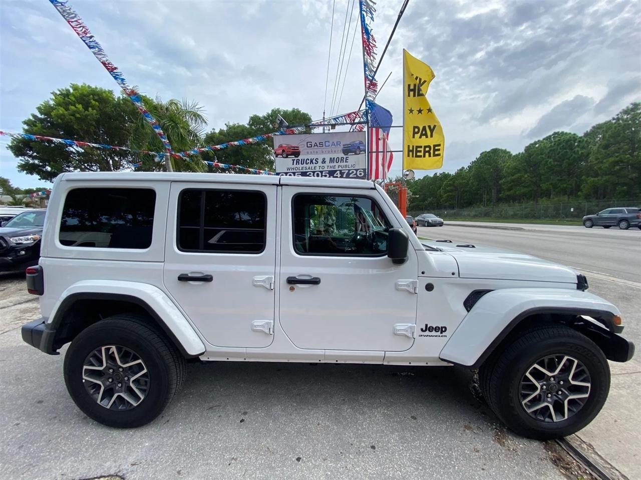 Jeep Wrangler Sahara 2025