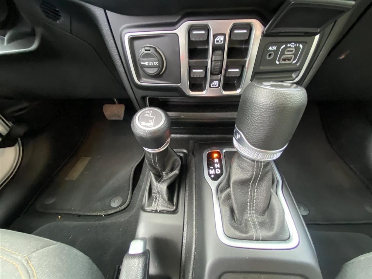 Jeep Wrangler Sahara 2025