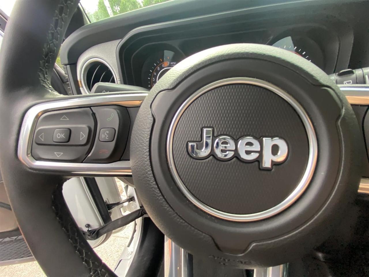 Jeep Wrangler Sahara 2025