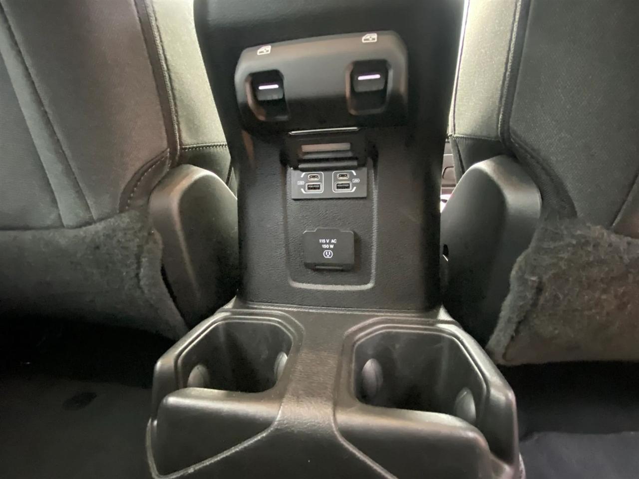 Jeep Wrangler Sahara 2025