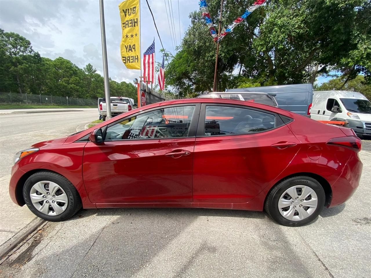 Hyundai Elantra SE 6AT 2016