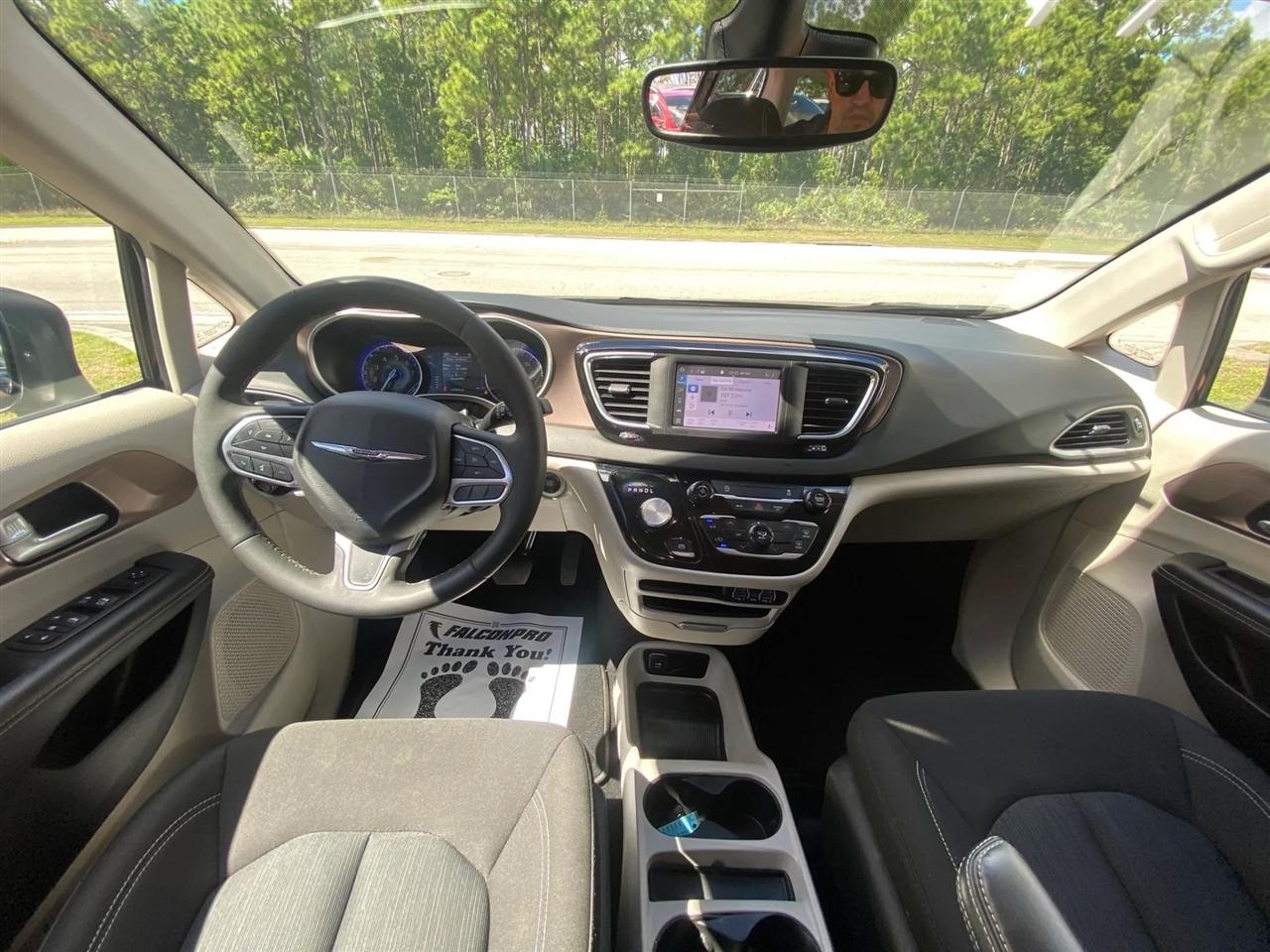 Chrysler Voyager LX 2024