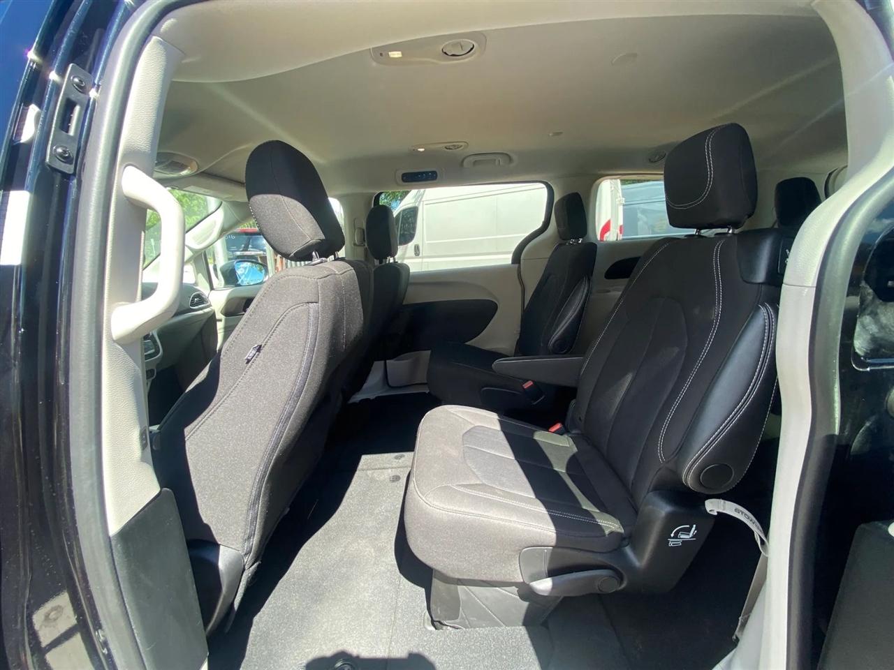 Chrysler Voyager LX 2024