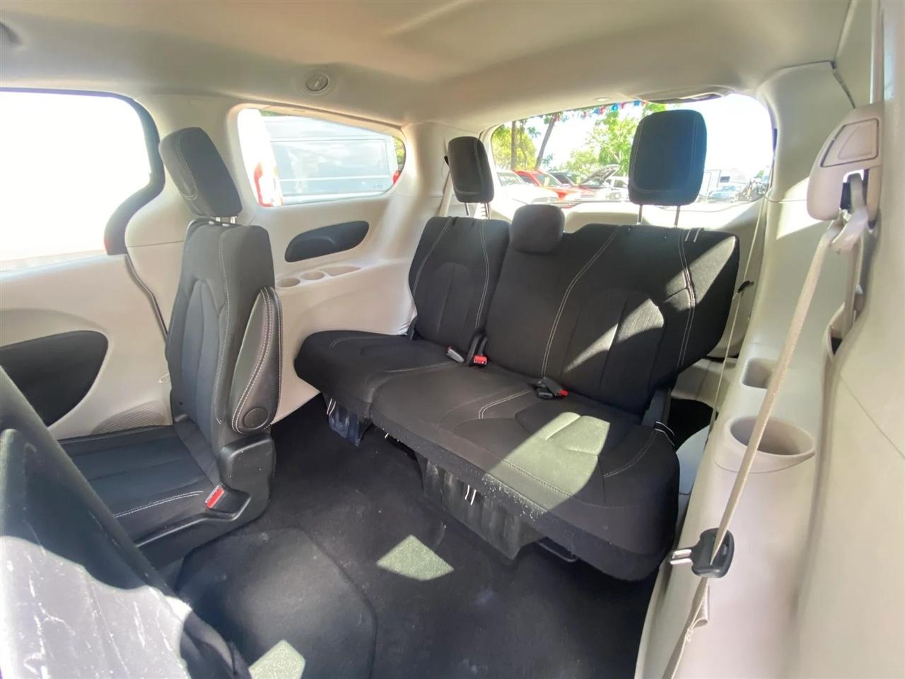 Chrysler Voyager LX 2024