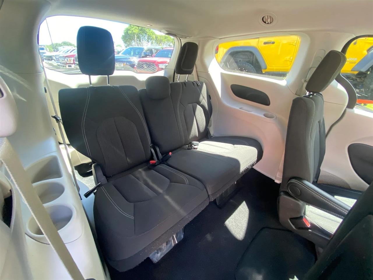 Chrysler Voyager LX 2024