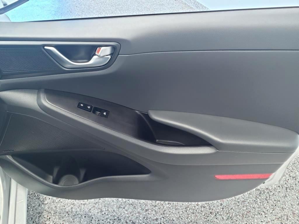 Hyundai Ioniq Electric Limited Hatchback 2019