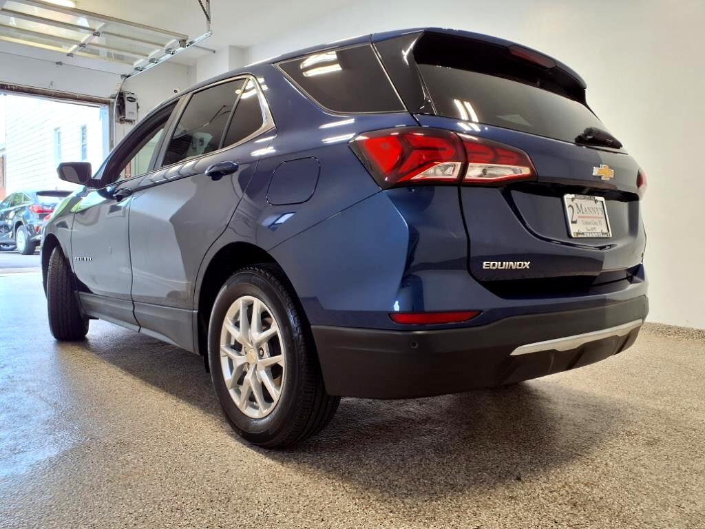 2022 Chevrolet Equinox LT photo 2