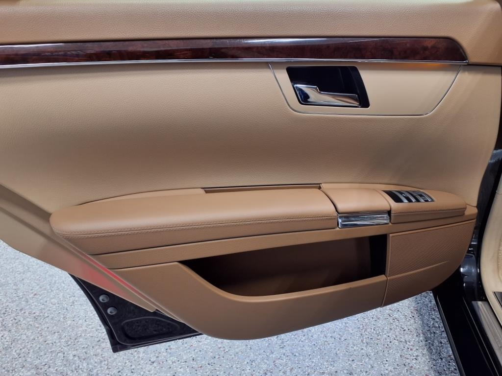 Mercedes-Benz S-Class 4dr Sdn 5.5L V8 4MATIC 2008