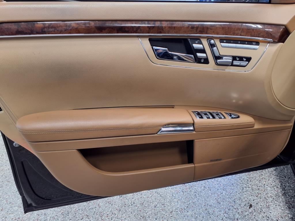 Mercedes-Benz S-Class 4dr Sdn 5.5L V8 4MATIC 2008