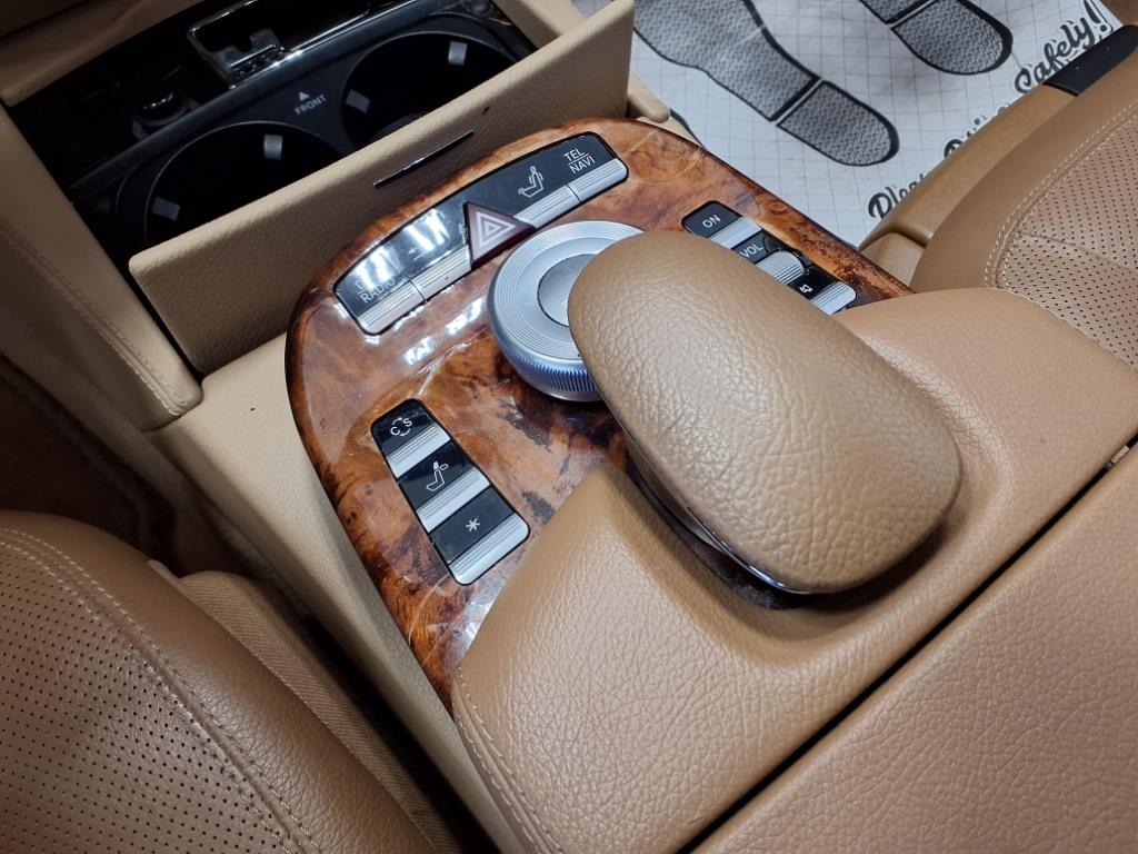 Mercedes-Benz S-Class 4dr Sdn 5.5L V8 4MATIC 2008