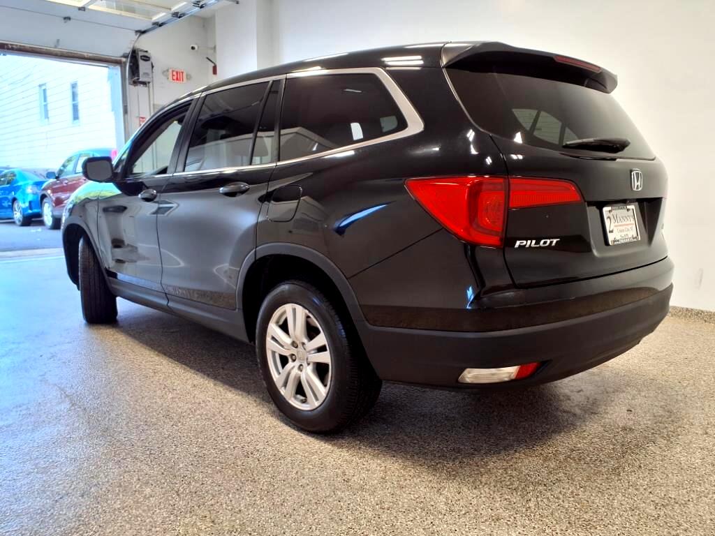 2018 Honda Pilot LX photo 2