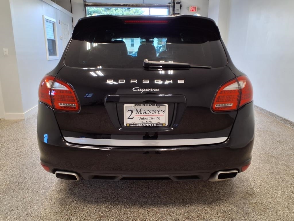 Porsche Cayenne AWD 2011