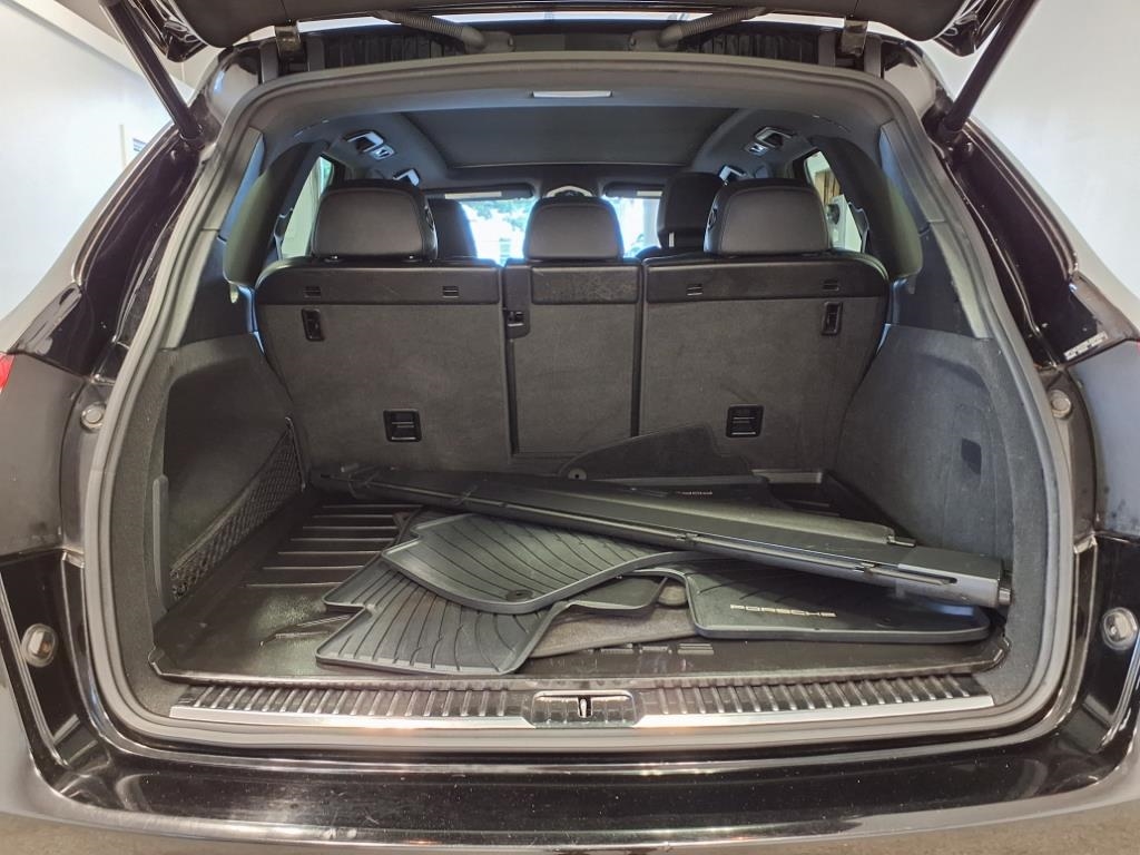 Porsche Cayenne AWD 2011