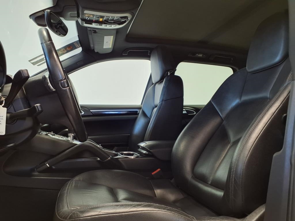 Porsche Cayenne AWD 2011