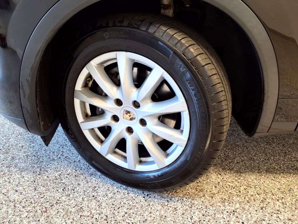 Porsche Cayenne AWD 2011