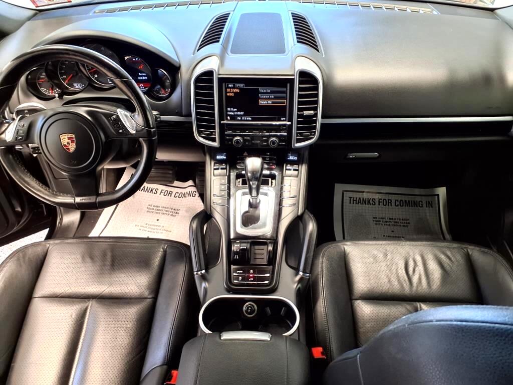 Porsche Cayenne AWD 2011