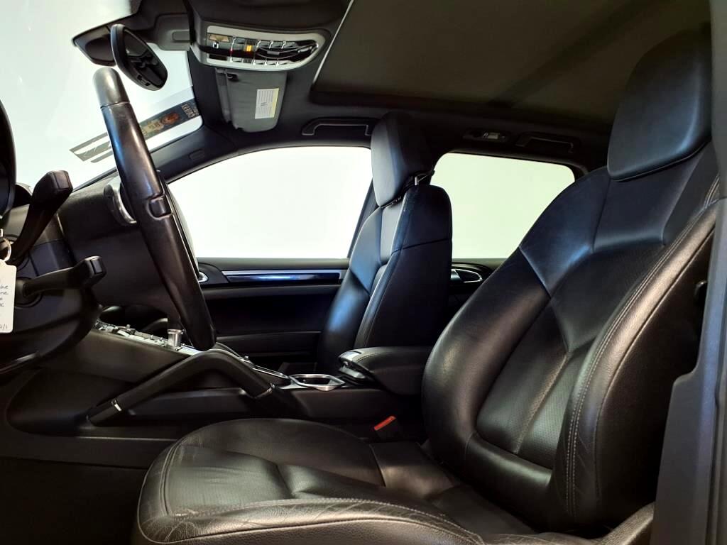 Porsche Cayenne AWD 2011
