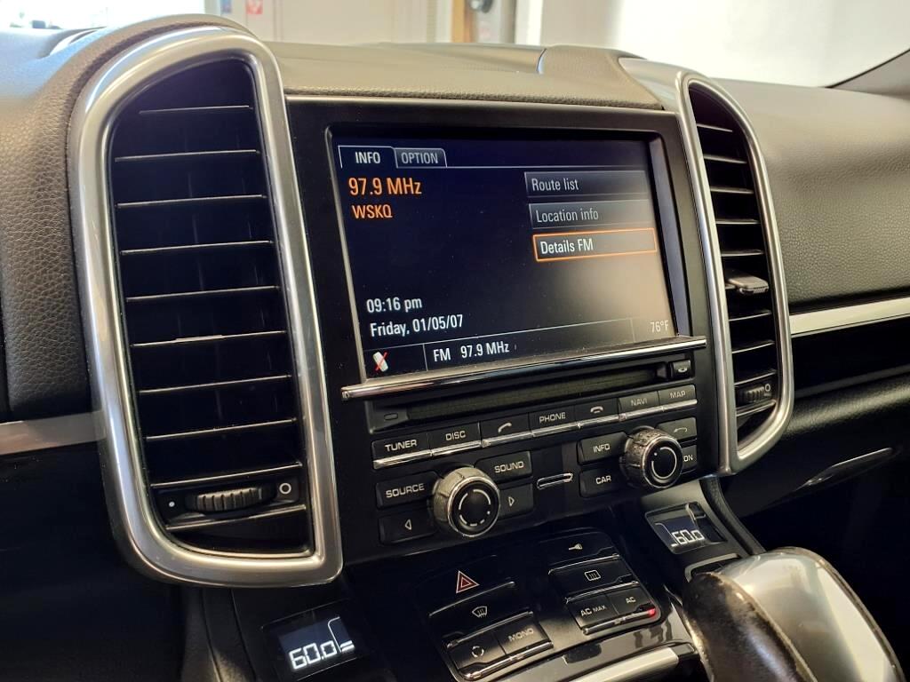 Porsche Cayenne AWD 2011