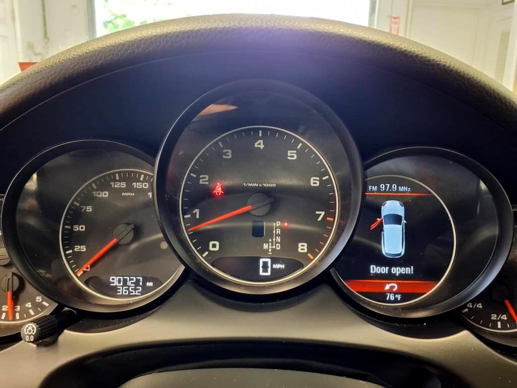 Porsche Cayenne AWD 2011