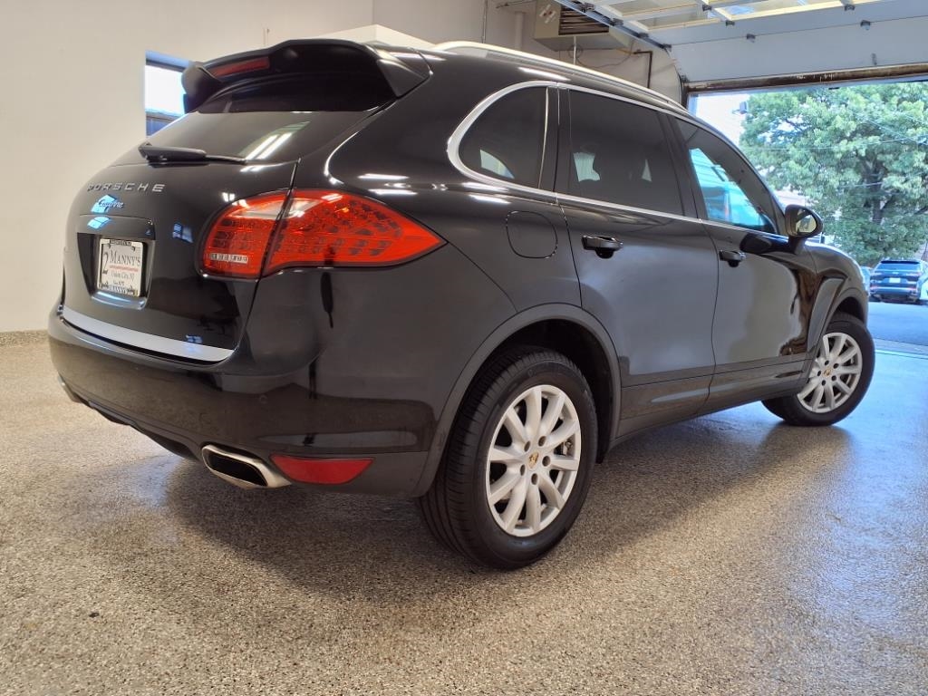Porsche Cayenne AWD 2011