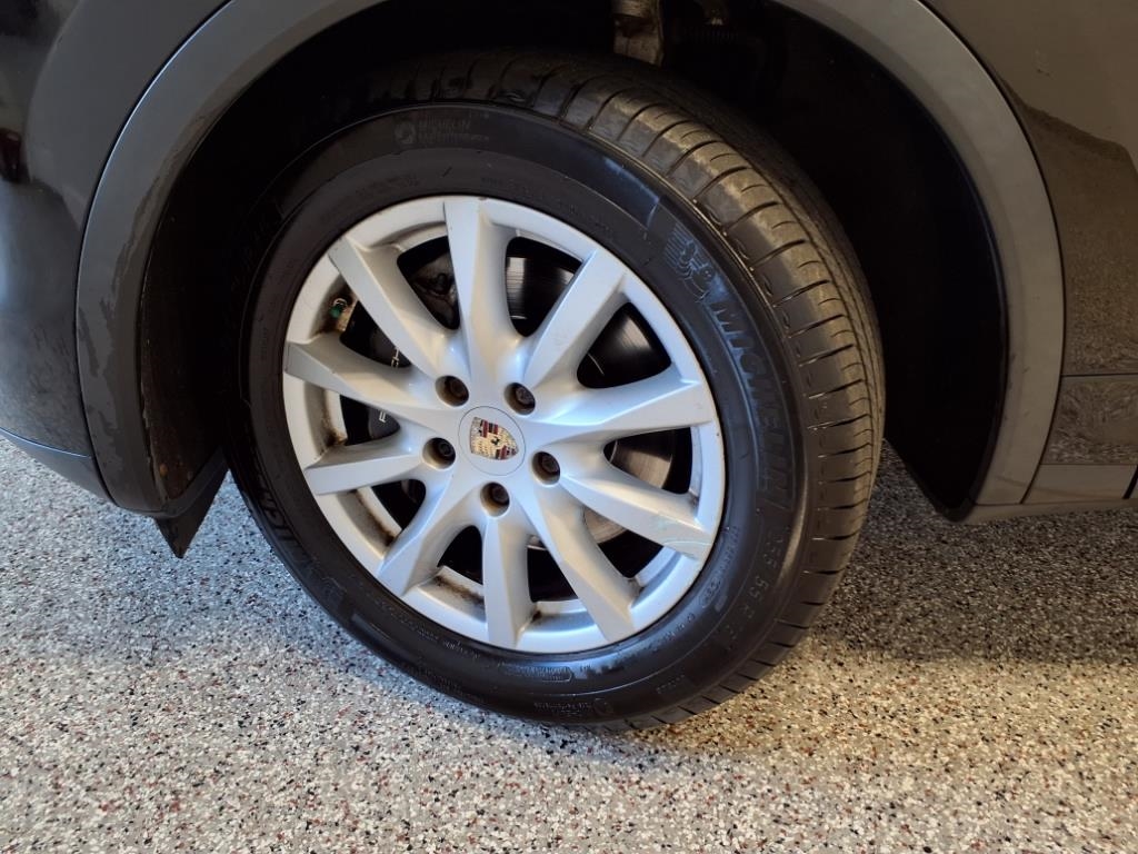 Porsche Cayenne AWD 2011