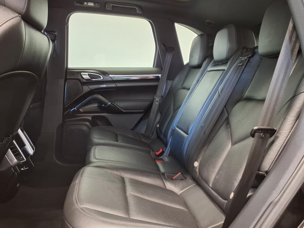 Porsche Cayenne AWD 2011