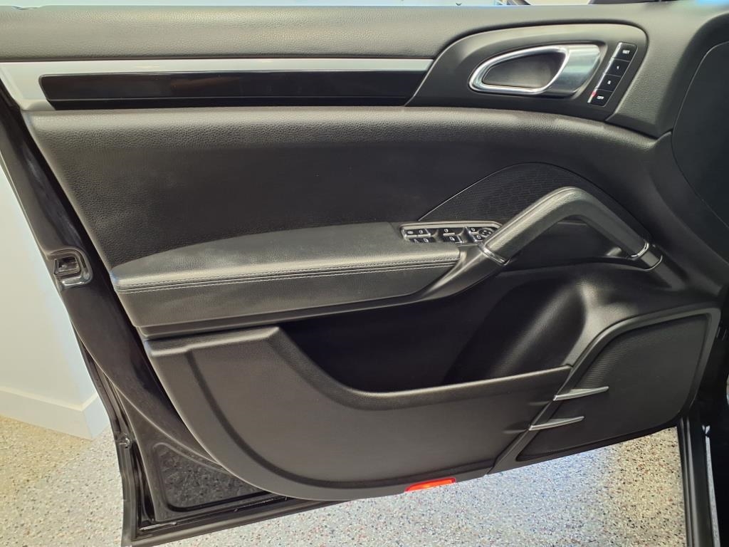 Porsche Cayenne AWD 2011