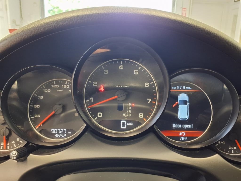 Porsche Cayenne AWD 2011