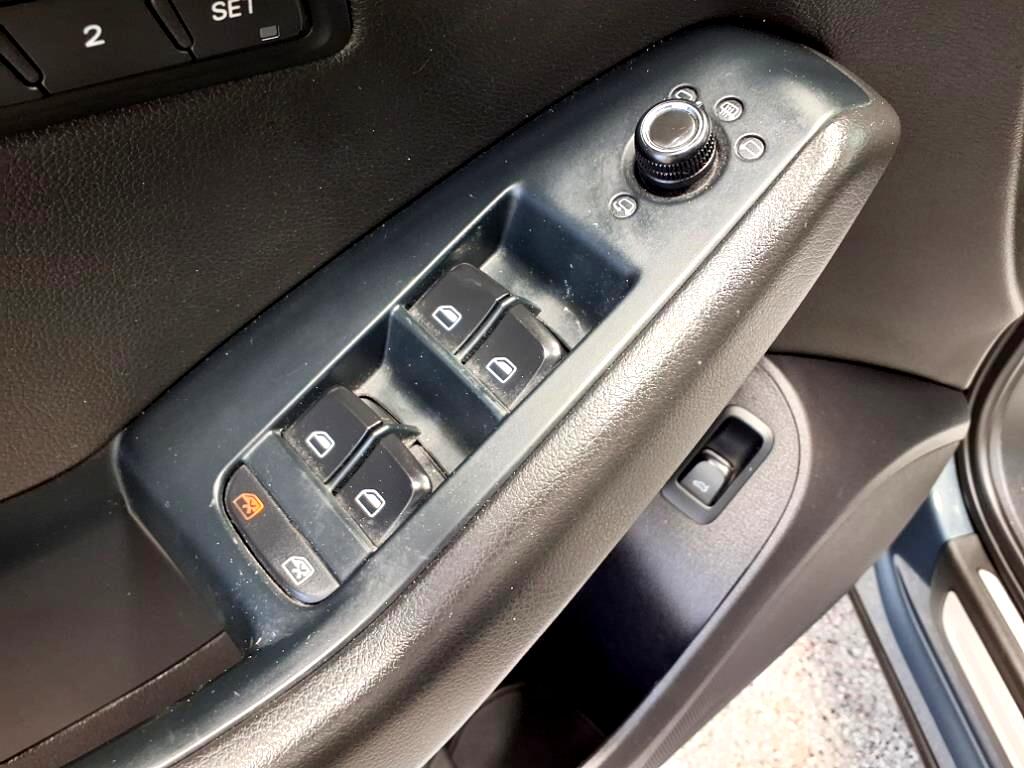 2011 Audi Q5 Premium Plus photo 11